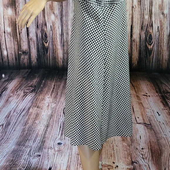 NWOT New York & Company Women's Black and white Halter Maxi Dress Size 16 - Picture 6 of 11